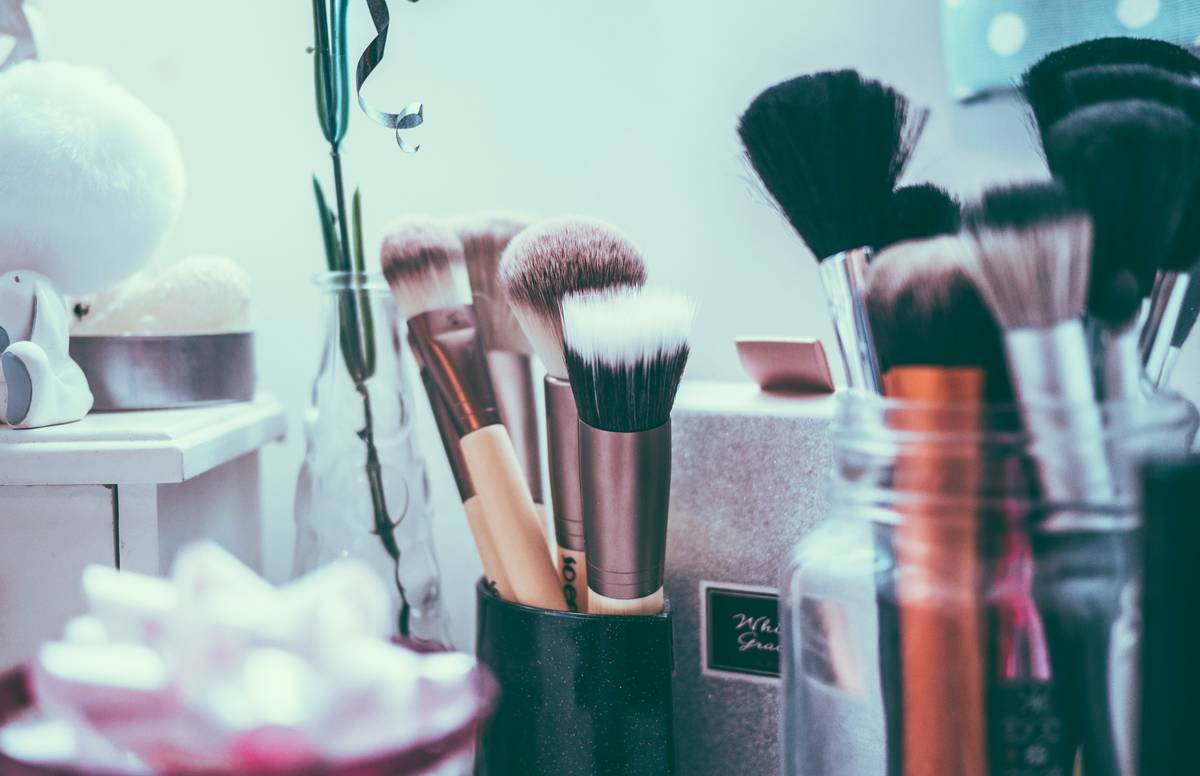 The Ultimate Guide to Costume Makeup Products for Realistic Special Effects