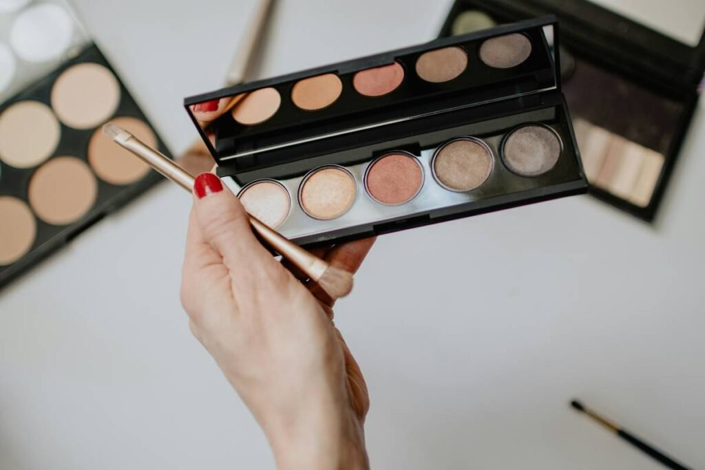 Theatrical Makeup Secrets: Why Your SFX Looks Amateur (and How to Fix It Fast)